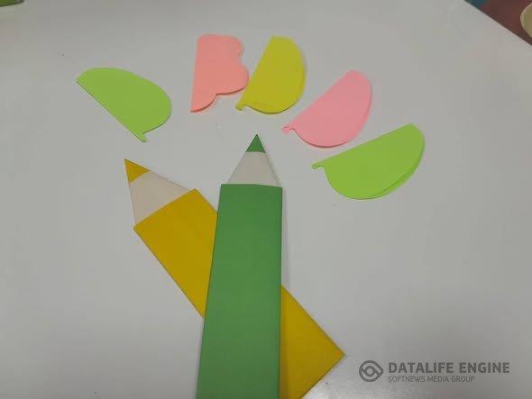 «Өз қолымен жасалған бетбелгі – досқа сыйлық»  шығармашылық байқауы  өткізілді.